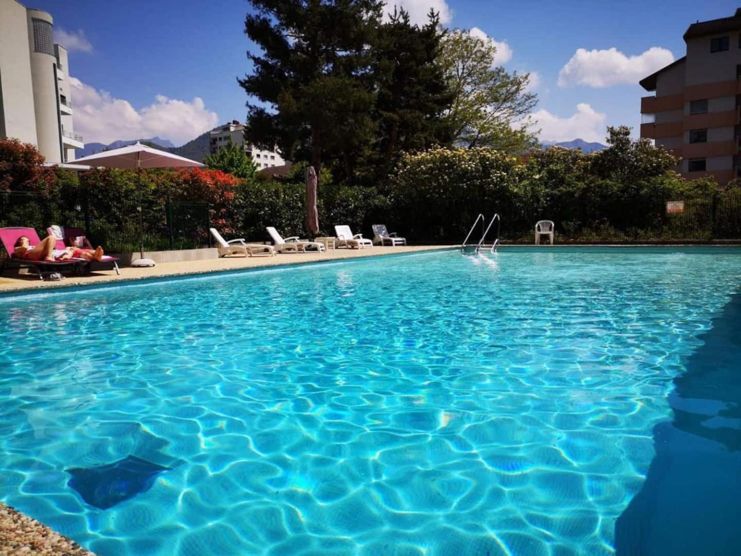 شقة Mont Royal Balcon Et Piscine آنسي المظهر الخارجي الصورة