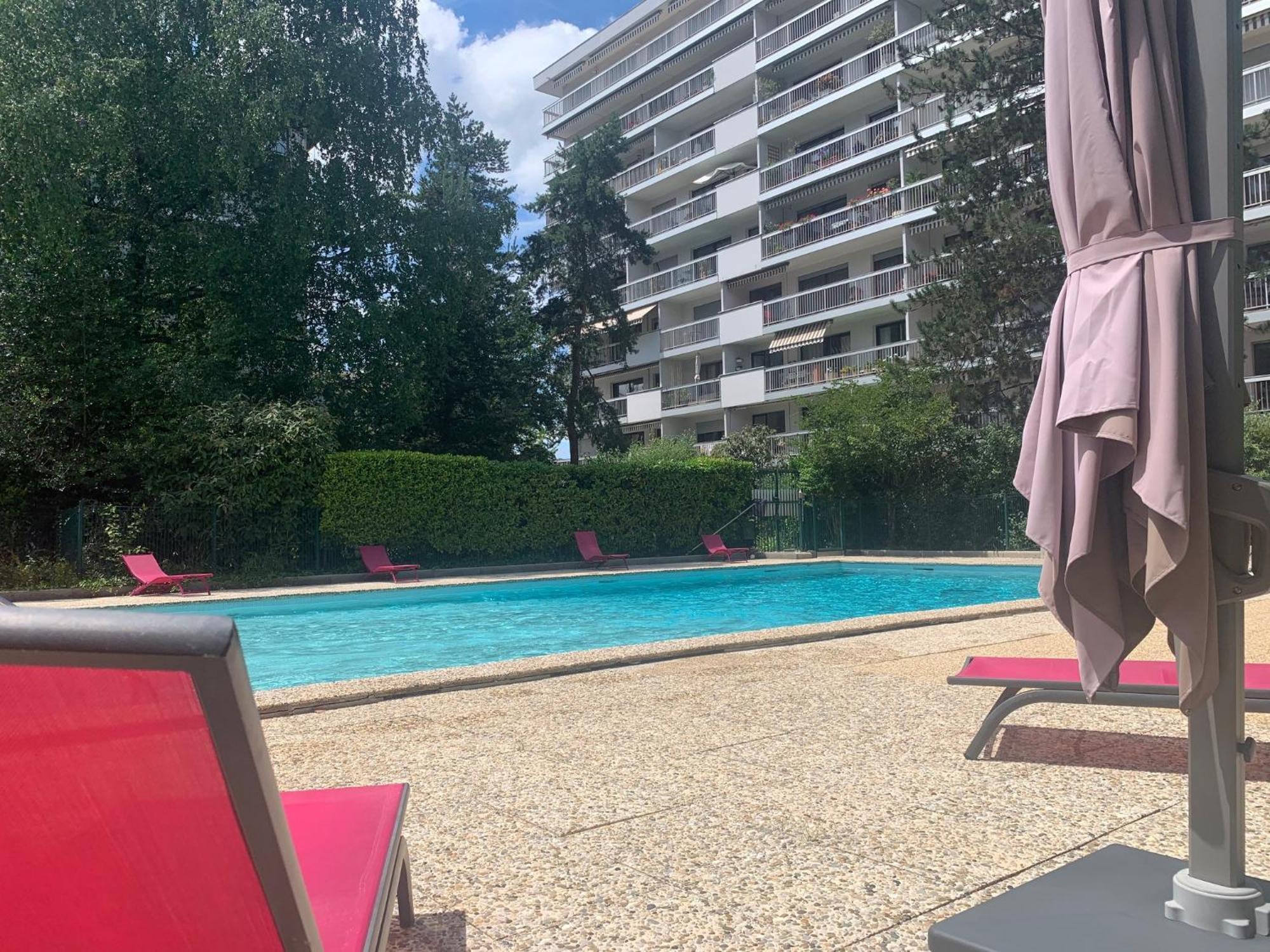 شقة Mont Royal Balcon Et Piscine آنسي المظهر الخارجي الصورة